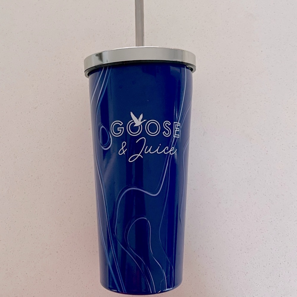 Free if bundle from 25$ Goose & Juice Blue Tumbler with Straw